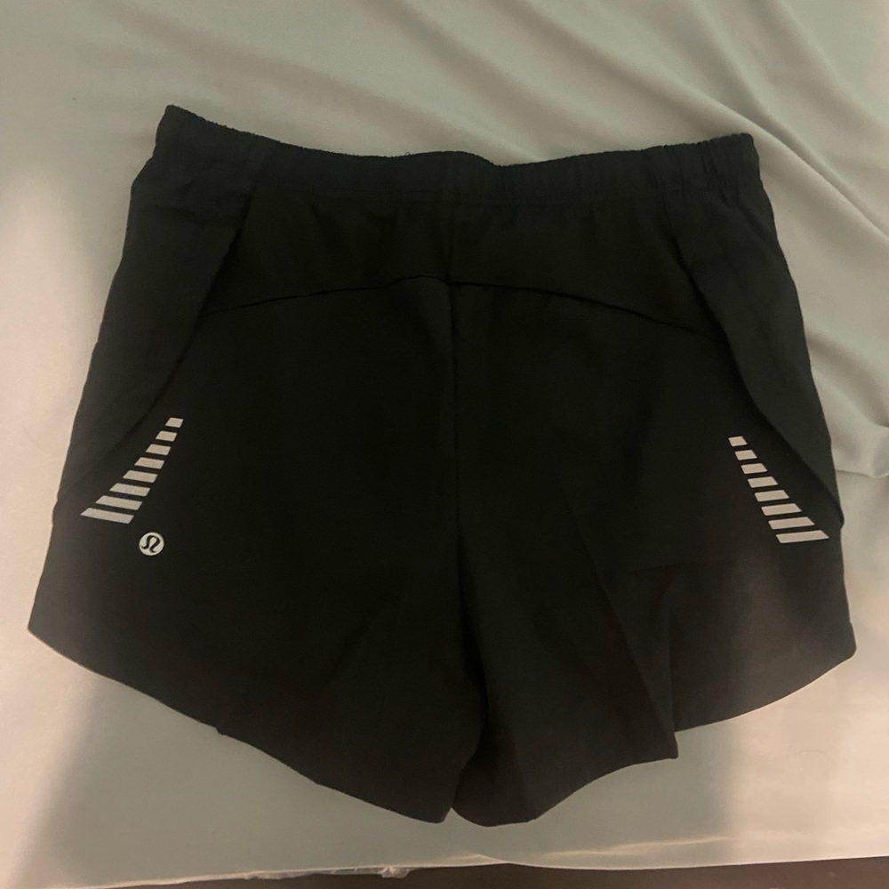 Lululemon - Picture 3 of 3